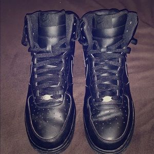 PRE-OWNED AIR FORCE ONES